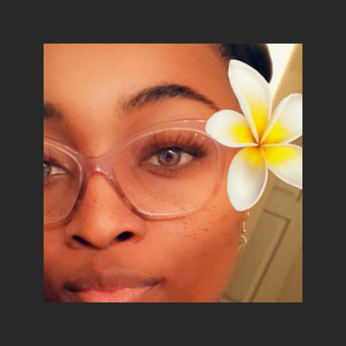 Une jeune coquine pour toi